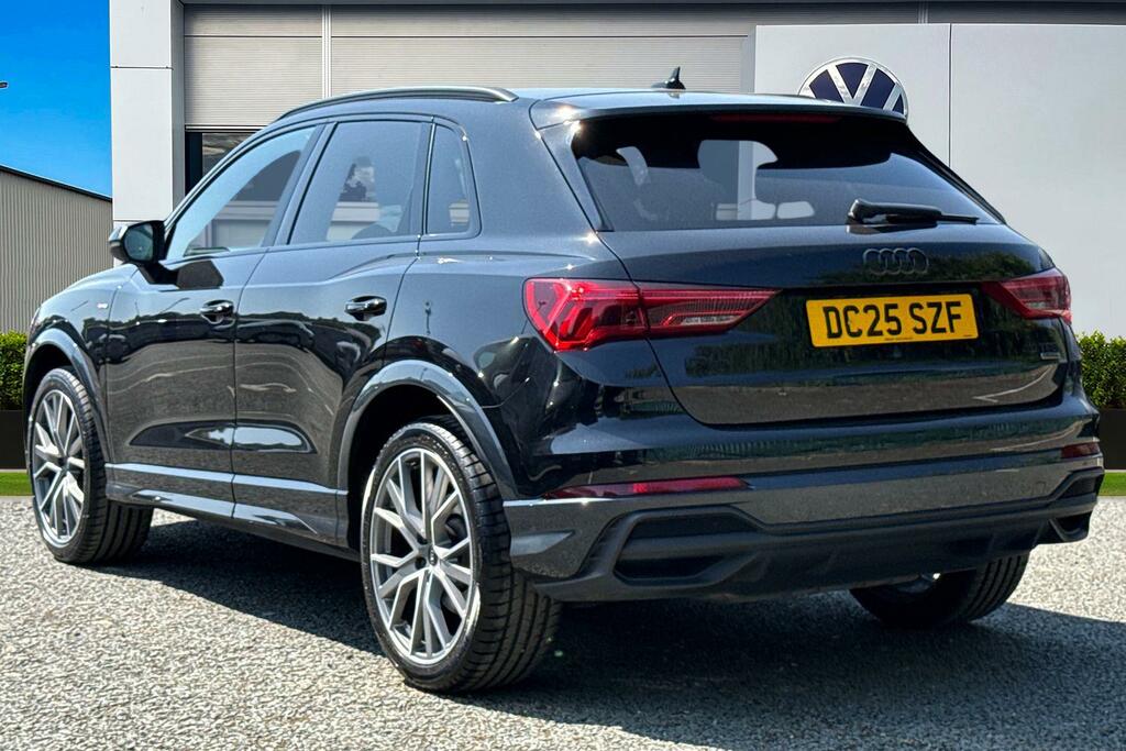 Audi Q3 2.0 Tfsi 40 Black Edition S Tronic Quattro Euro 6 Black #2