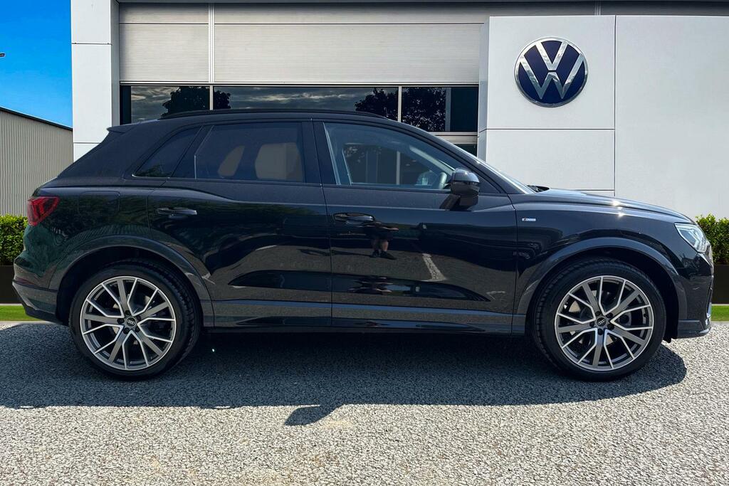 Audi Q3 2.0 Tfsi 40 Black Edition S Tronic Quattro Euro 6 Black #3