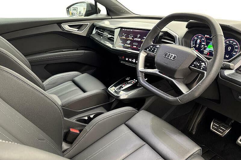 Audi Q4 E Tron Q4 Black Edition 45 E-tron 210,00 Kw Black #5