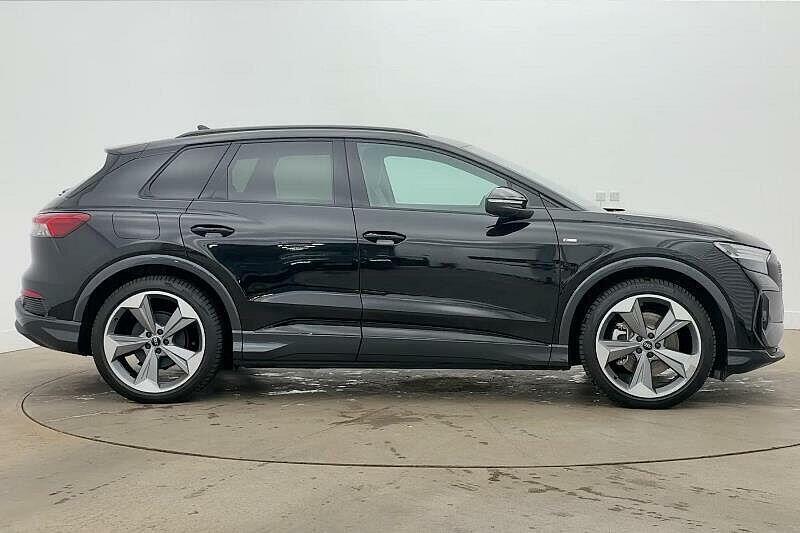 Audi Q4 E Tron Q4 Black Edition 45 E-tron 210,00 Kw Black #3