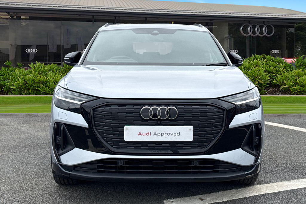 Audi Q4 E Tron Q4 Black Edition 55 E-tron Quattro 250,00 Kw KP25BAA Silver #5