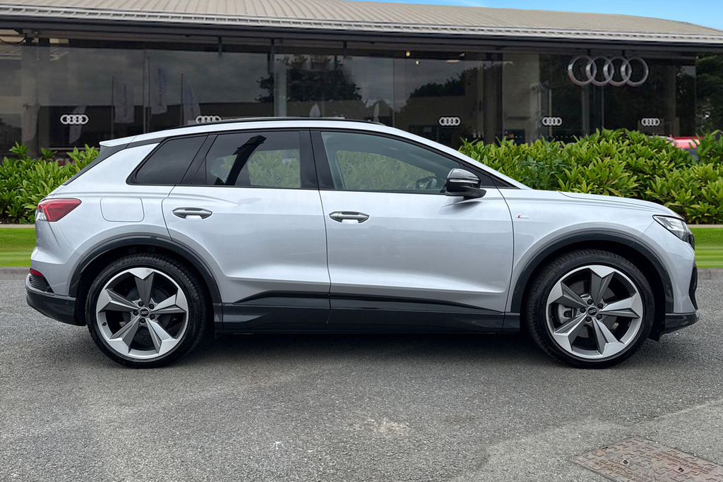 Audi Q4 E Tron Q4 Black Edition 55 E-tron Quattro 250,00 Kw KP25BAA Silver #3