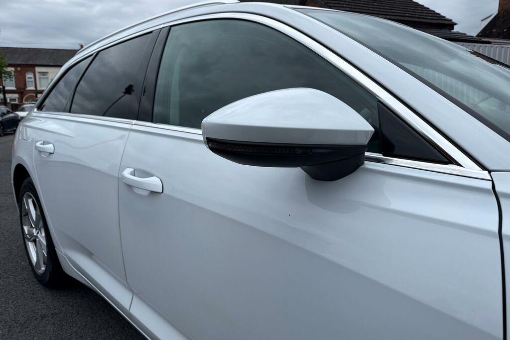 Audi A6 Avant Se Executive Black #33