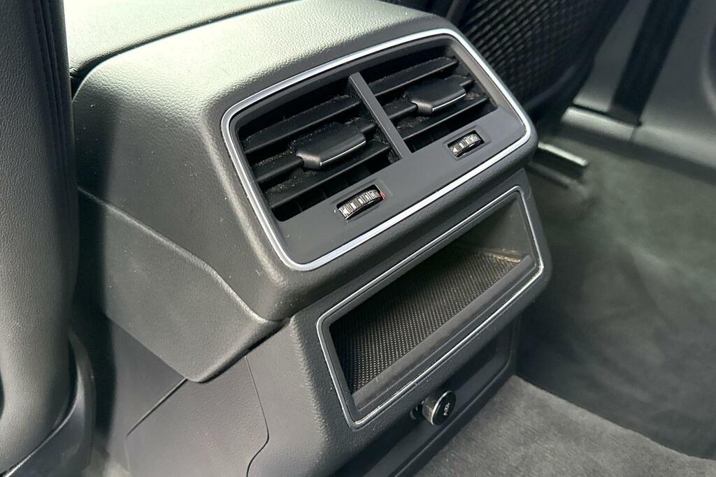 Audi A6 Avant Se Executive Black #31
