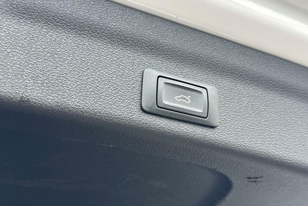 Audi A6 Avant Se Executive Black #30