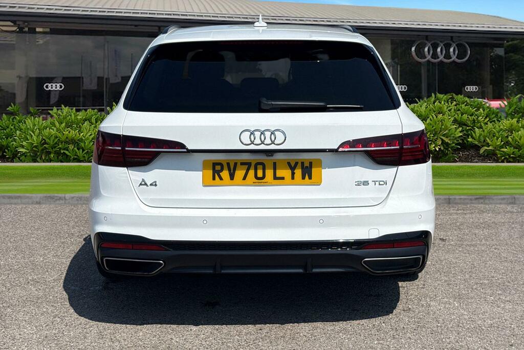 Audi A4 Avant Avant Black Edition 35 Tdi 163 Ps S Tronic White #4