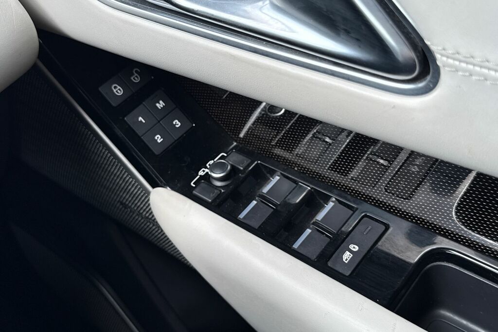 Land Rover Range Rover Velar Velar R-dynamic S White #20