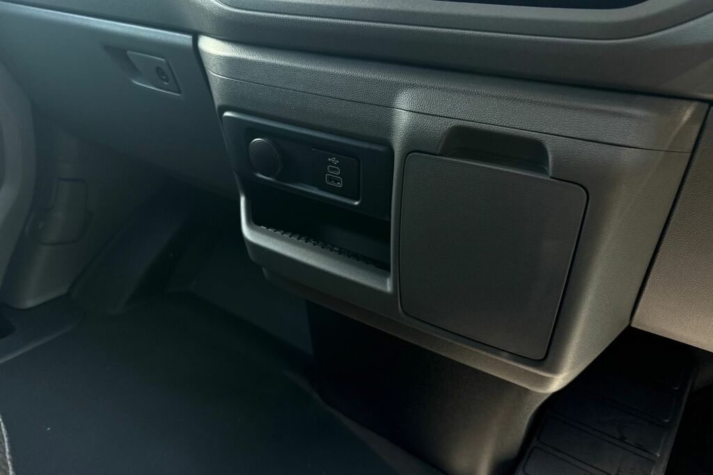 Volkswagen Transporter Commerce Plus White #19