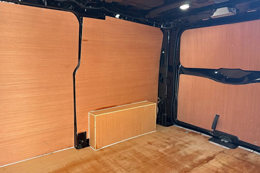 Volkswagen Transporter Commerce Plus White #13