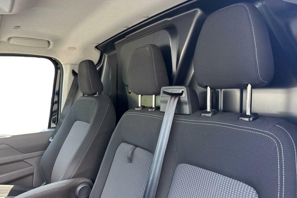 Volkswagen Transporter Commerce Plus White #10