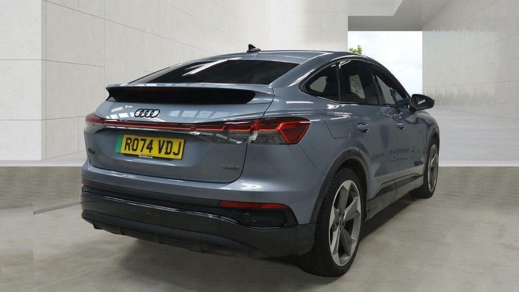 Audi Q4 E Tron 210Kw 45 Quattro 82Kwh Black Edition Blue #4