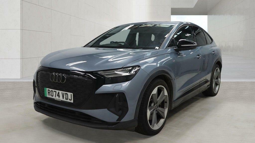 Audi Q4 E Tron 210Kw 45 Quattro 82Kwh Black Edition Blue #2