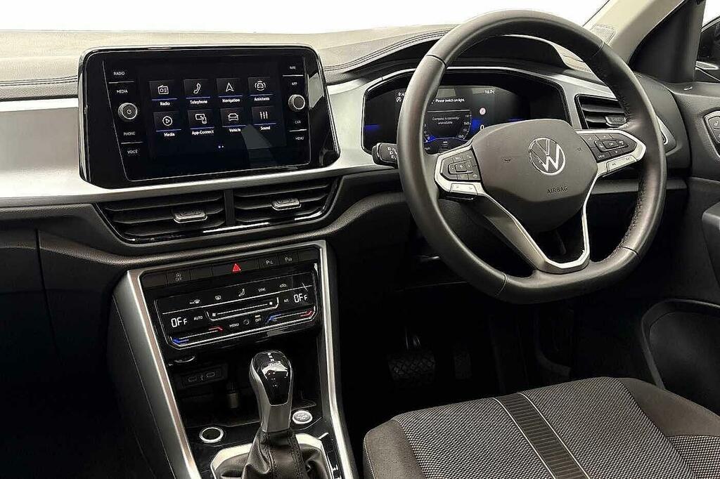 Volkswagen T-Roc 1.5 Tsi Match Dsg Black #2