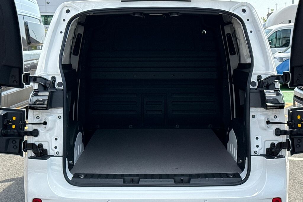 Volkswagen ID.Buzz 210Kw Commerce 79Kwh White #6
