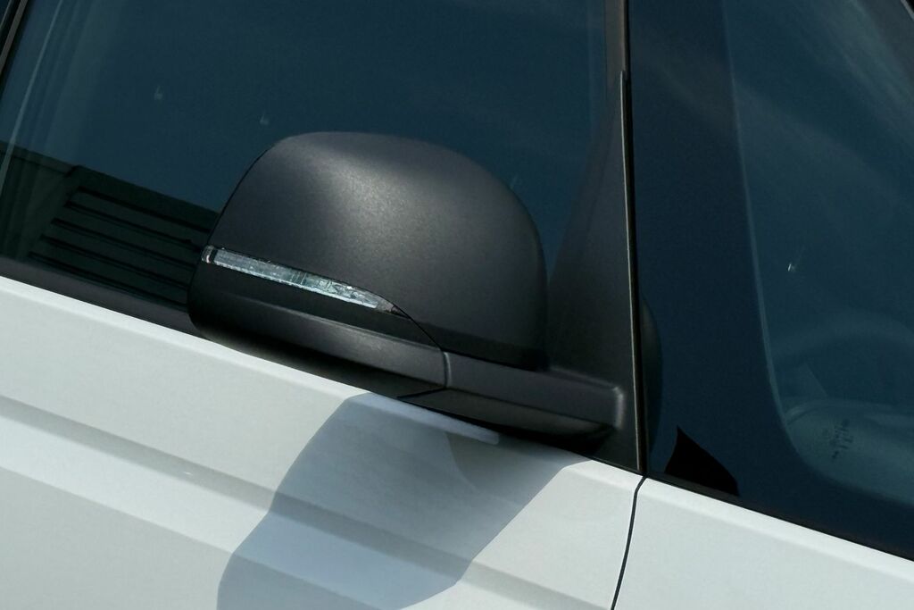Volkswagen ID.Buzz 210Kw Commerce 79Kwh White #26