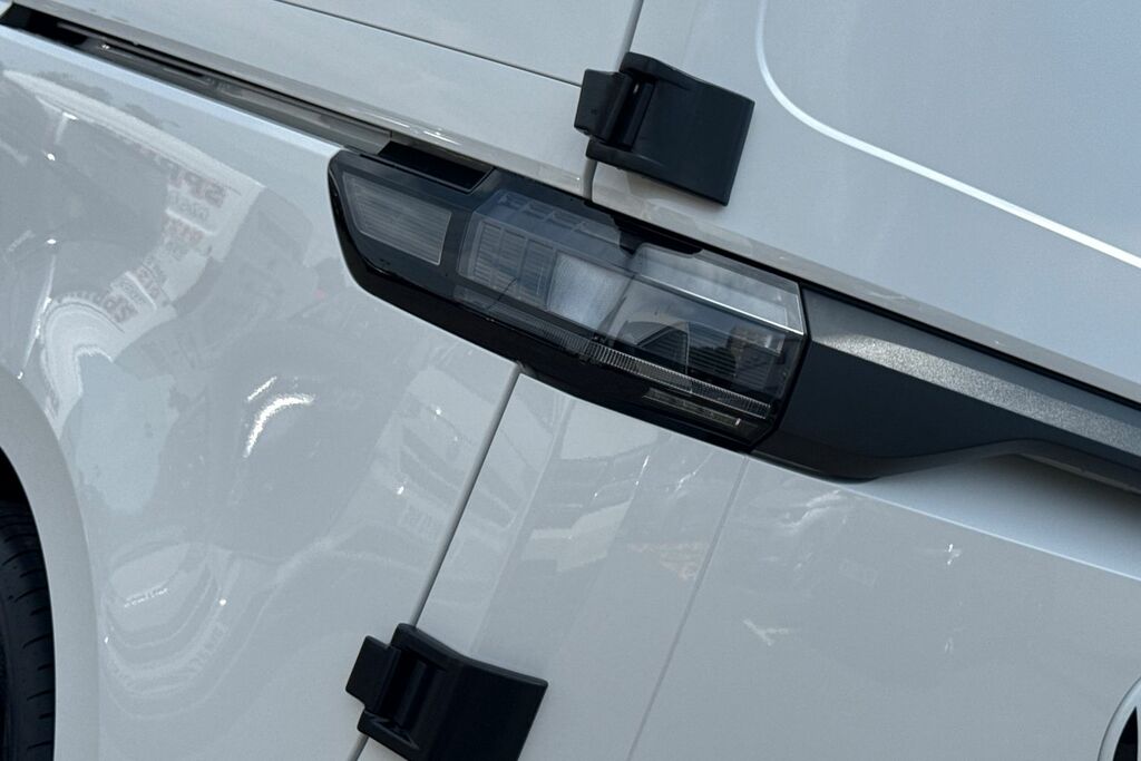 Volkswagen ID.Buzz 210Kw Commerce 79Kwh White #33
