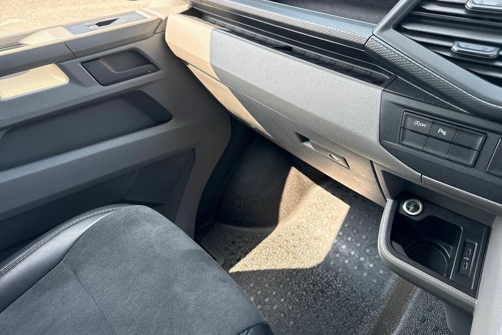 Volkswagen Transporter Highline Black #19