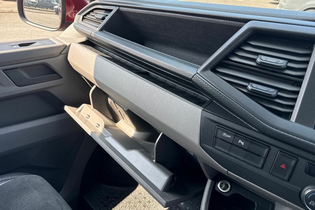 Volkswagen Transporter Highline Black #30