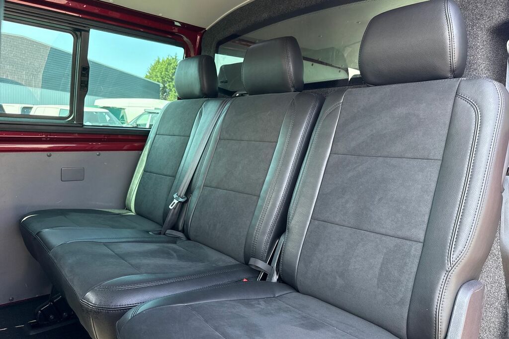 Volkswagen Transporter Highline Black #18