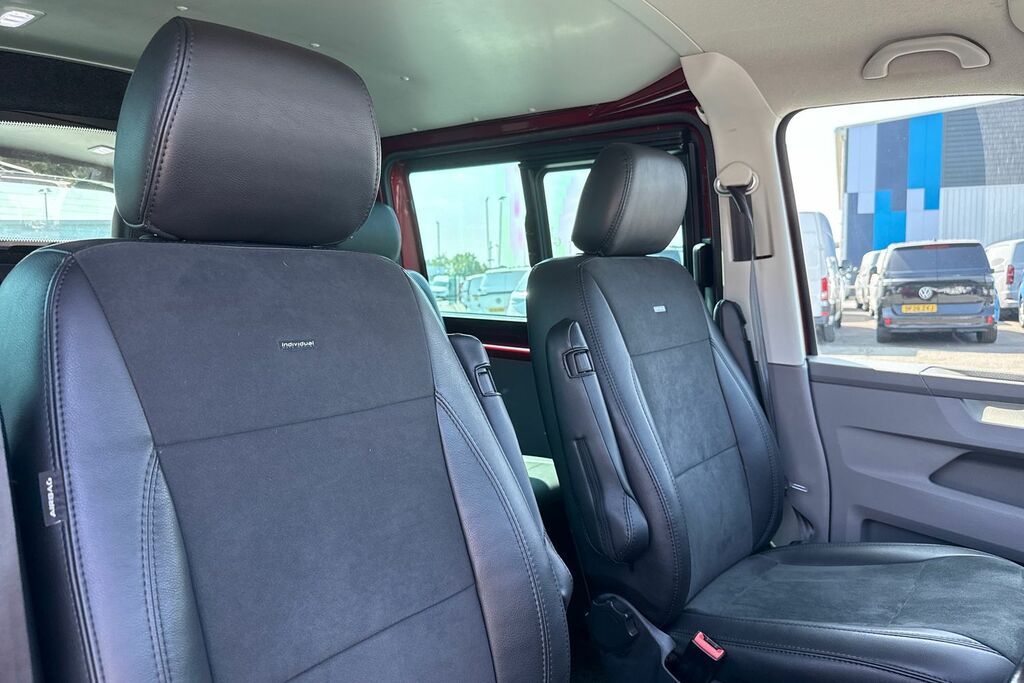 Volkswagen Transporter Highline Black #23