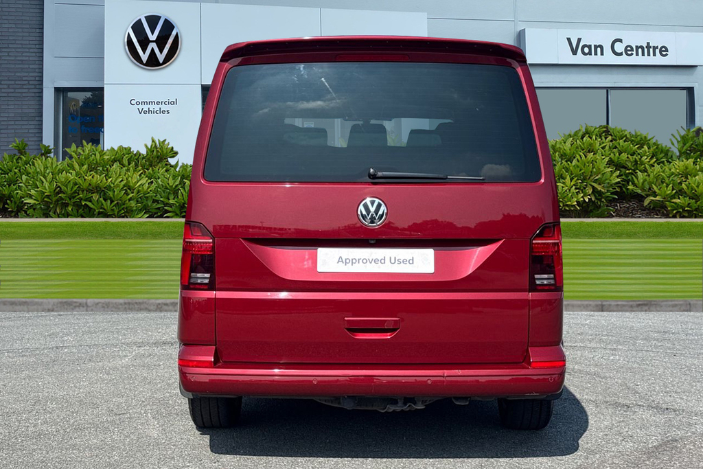 Volkswagen Transporter 2.0 Bitdi 199 Highline Kombi Van Dsg Red #4