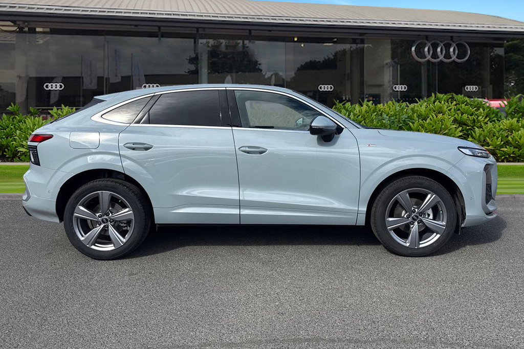 Audi Q3 S Line Tfsi 150 Ps S Tronic Grey #3