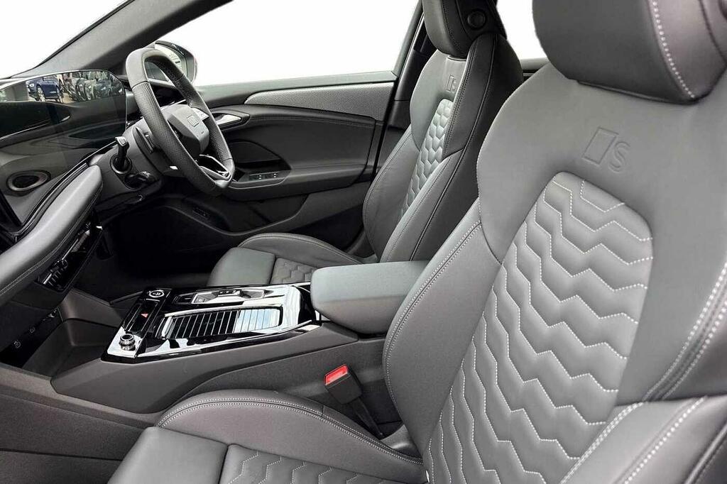 Audi A6 100Kwh Performance Sport Black #10