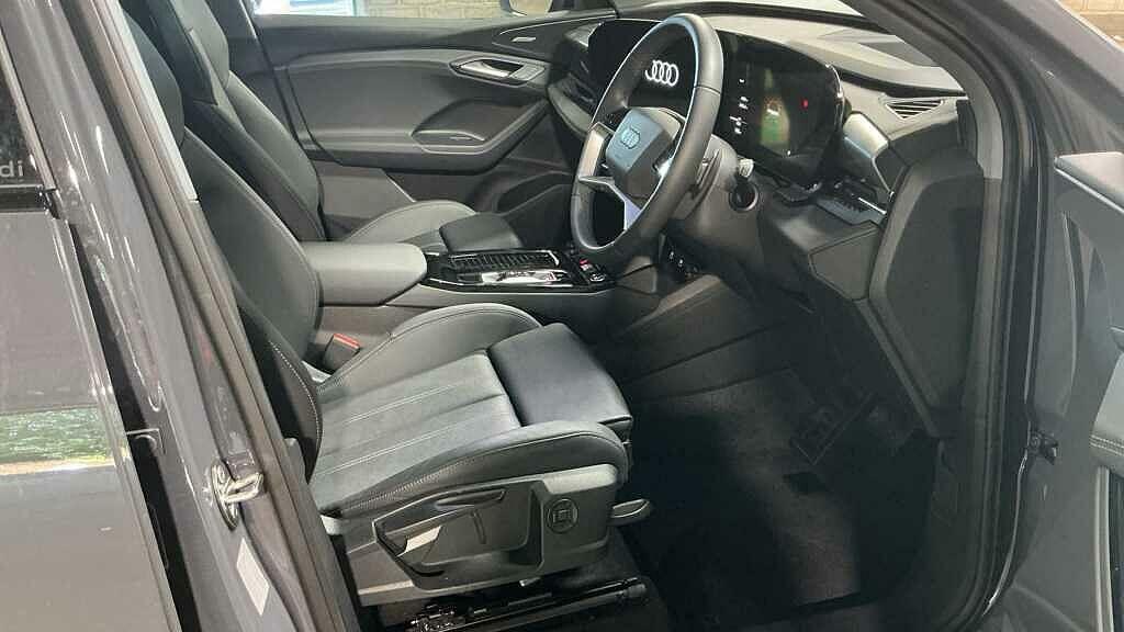 Audi Q6 E-Tron Sport Black #9