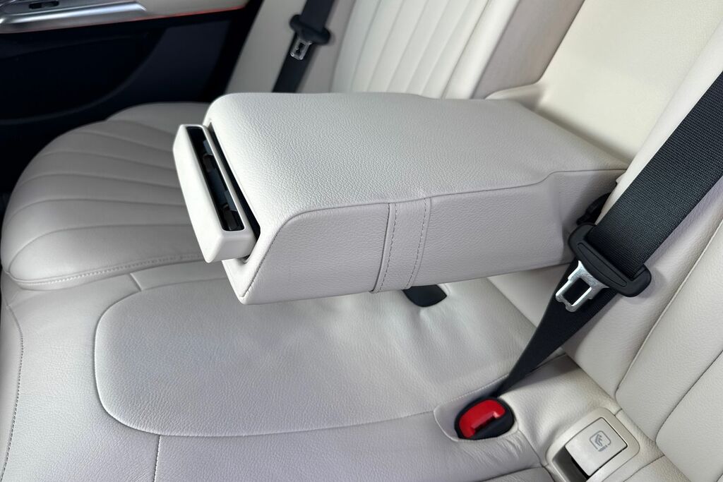 Mercedes-Benz E Class Urban Edition Silver #26