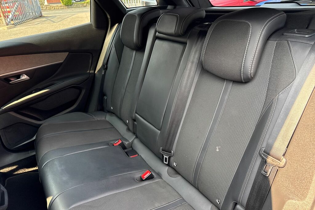 Peugeot 3008 1.5 Bluehdi Gt Black #18