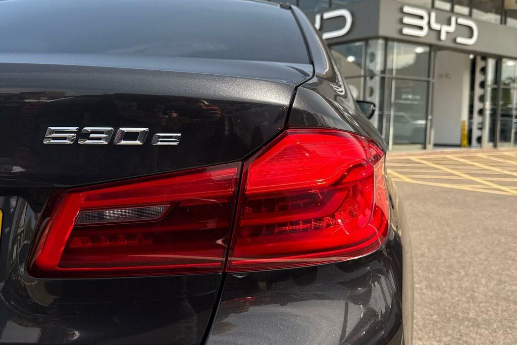 BMW 5 Series  Blue #32