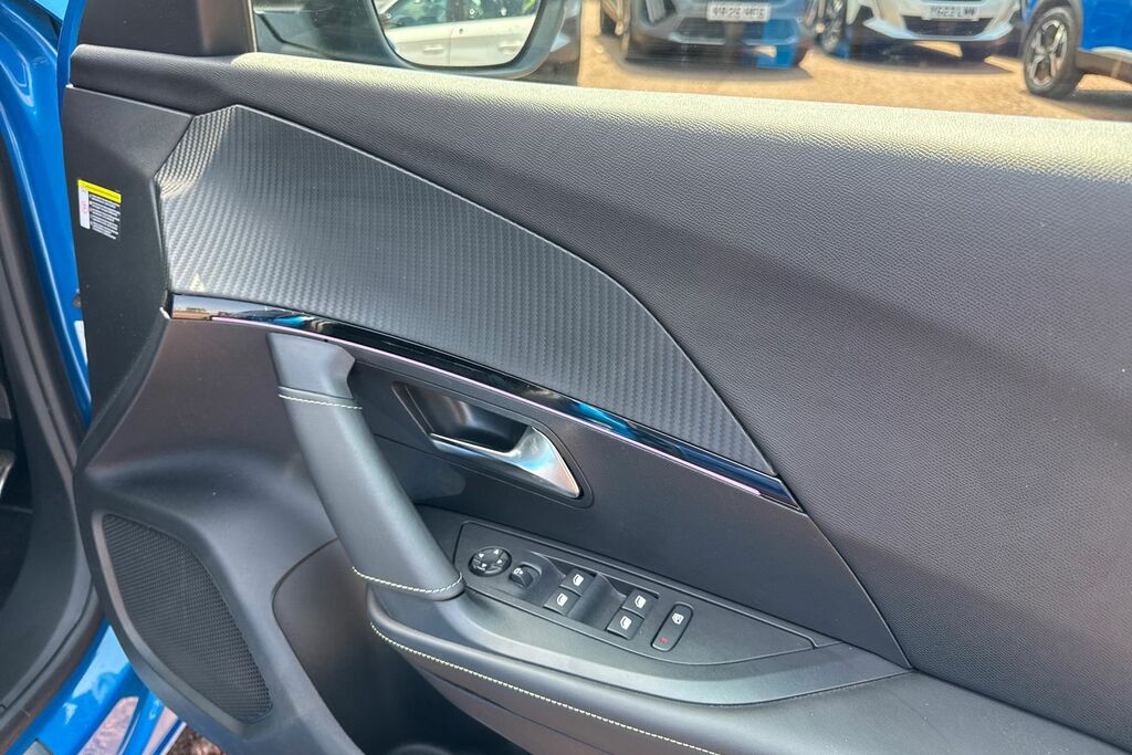Peugeot e-2008 2008 Gt Ev Black #20