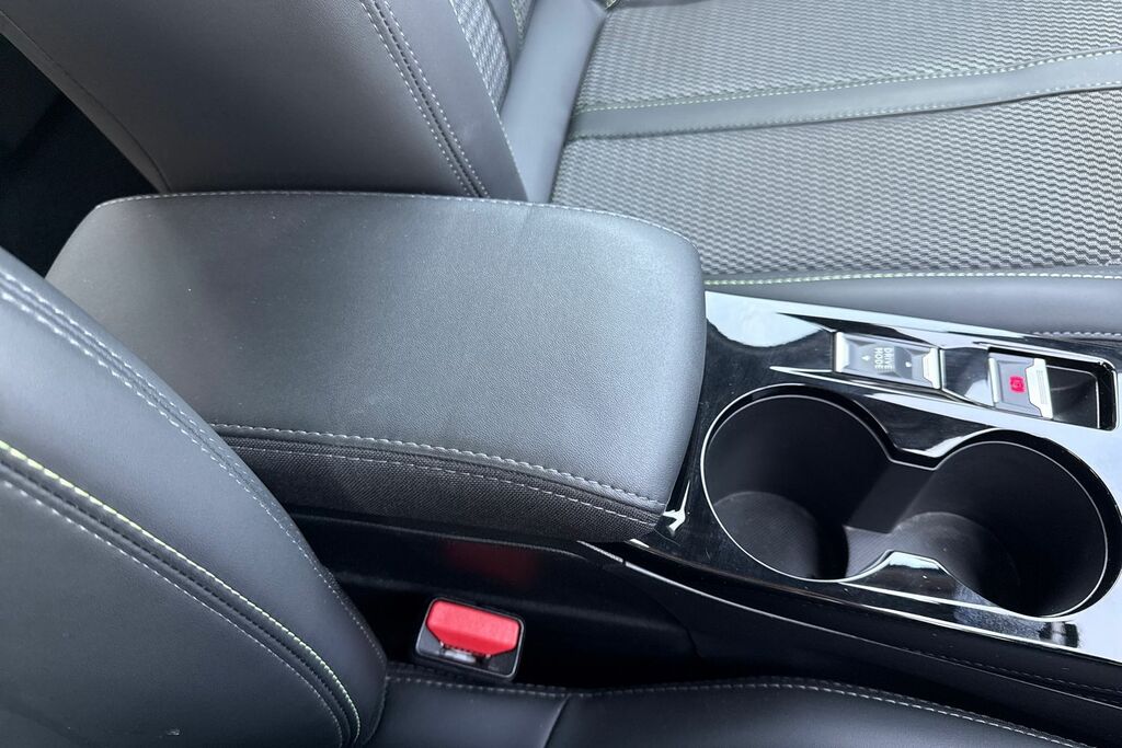 Peugeot e-2008 2008 Gt Ev Black #59