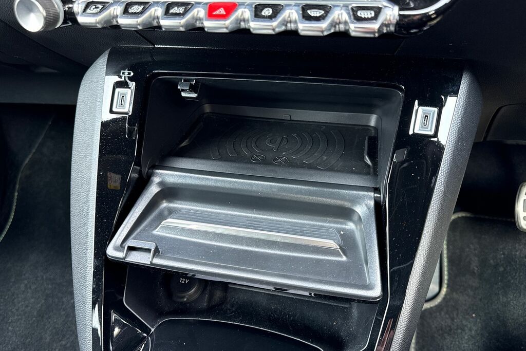 Peugeot e-2008 2008 Gt Ev Black #57