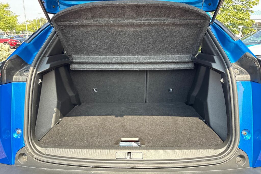 Peugeot e-2008 54Kwh Gt 11Kw Charger Blue #6