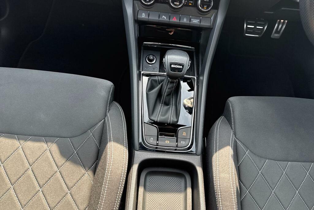 Skoda Karoq Se L Black #38