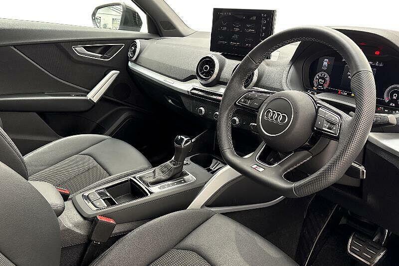 Audi Q2 35 Tfsi Black Edition S Tronic Grey #5