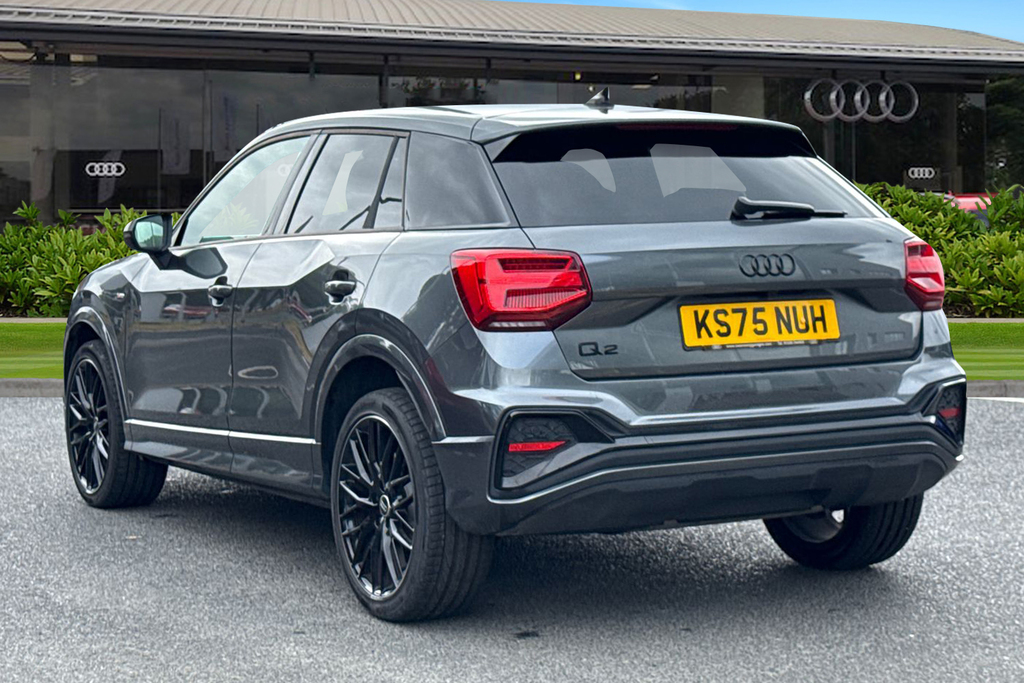 Audi Q2 Black Edition 35 Tfsi 150 Ps S Tronic KS75NUH Grey #2