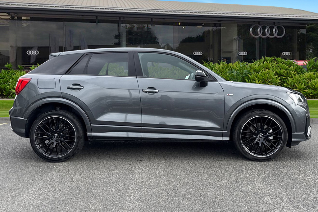 Audi Q2 Black Edition 35 Tfsi 150 Ps S Tronic KS75NUH Grey #3