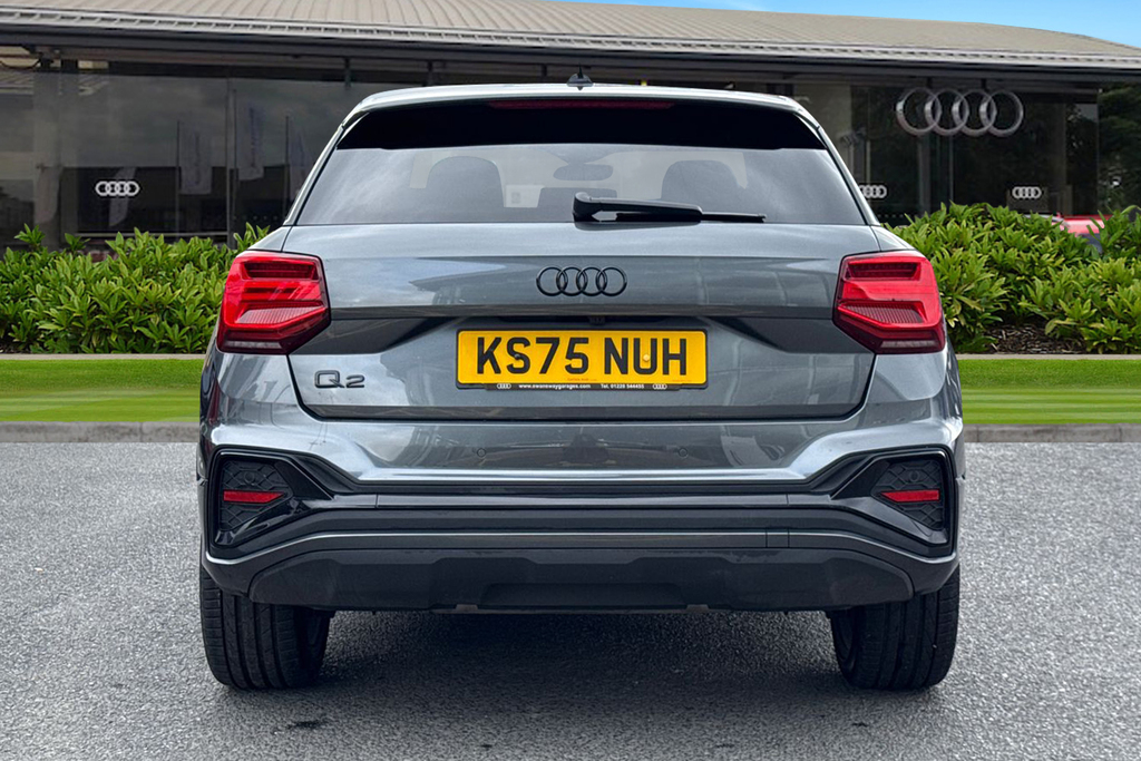 Audi Q2 Black Edition 35 Tfsi 150 Ps S Tronic KS75NUH Grey #4