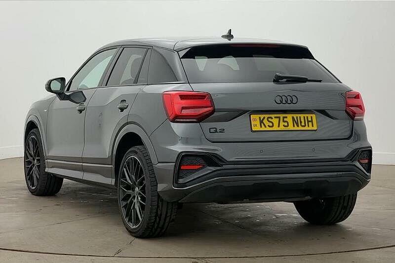Audi Q2 35 Tfsi Black Edition S Tronic Grey #2
