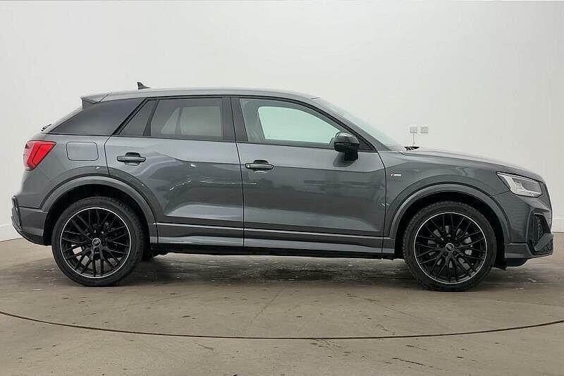 Audi Q2 35 Tfsi Black Edition S Tronic Grey #3