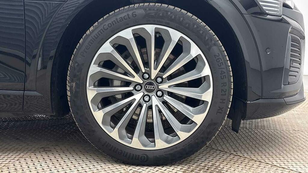 Audi Q8 e tron Sportback S Line 55 E-tron Quattro 300,00 Kw Black #5