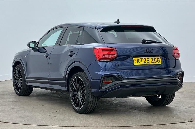 Audi Q2 Black Edition 35 Tfsi 150 Ps S Tronic Blue #3