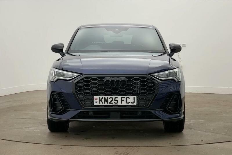 Audi Q3 1.5 Tfsi Cod 35 Black Edition Sportback Black #7