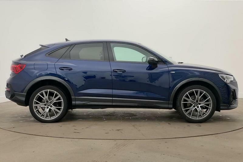Audi Q3 1.5 Tfsi Cod 35 Black Edition Sportback S Tronic E Blue #4