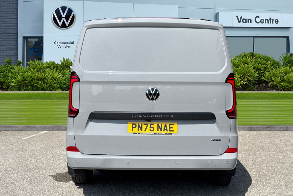 Volkswagen Transporter 2.0 Tdi 150 Commerce Pro Van 4Motion Grey #4