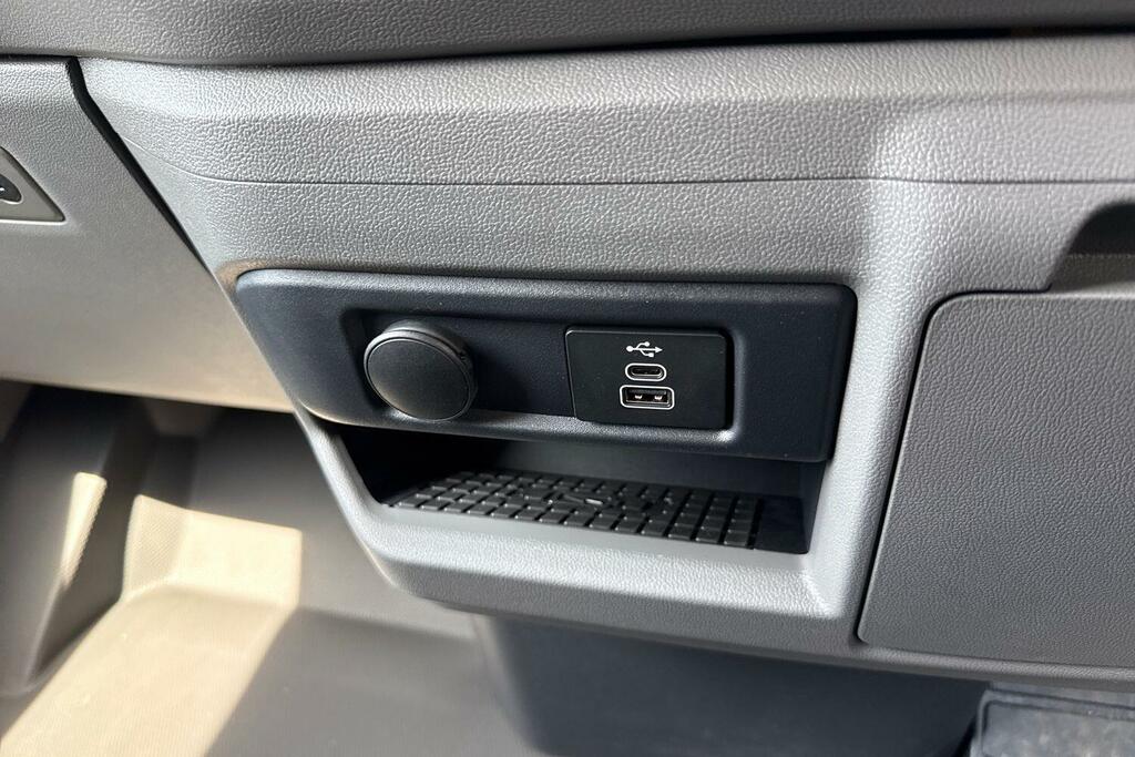 Volkswagen Transporter 2.0 Tdi 150Ps Commerce Pro Van Grey #45
