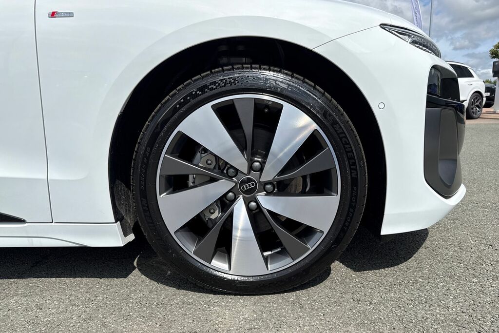 Audi A6 E-tron Avant 100Kwh Performance S Line White #6