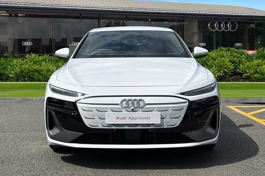 Audi A6 E-tron Avant 100Kwh Performance S Line White #5